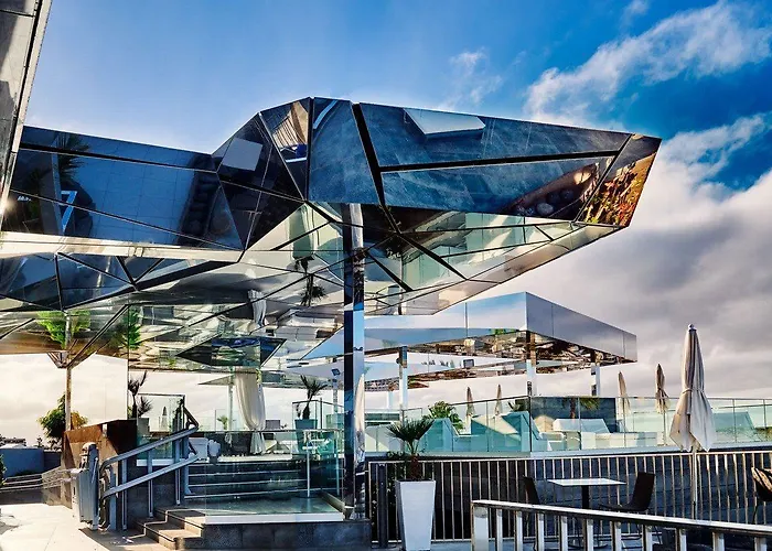 لا إيسلا أي إل مار البوتيكي بويرتو ذيل كارمين