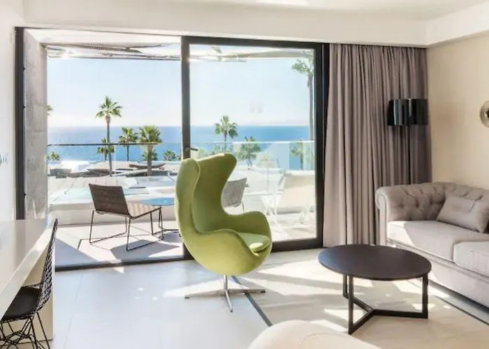 لا إيسلا أي إل مار البوتيكي 5*