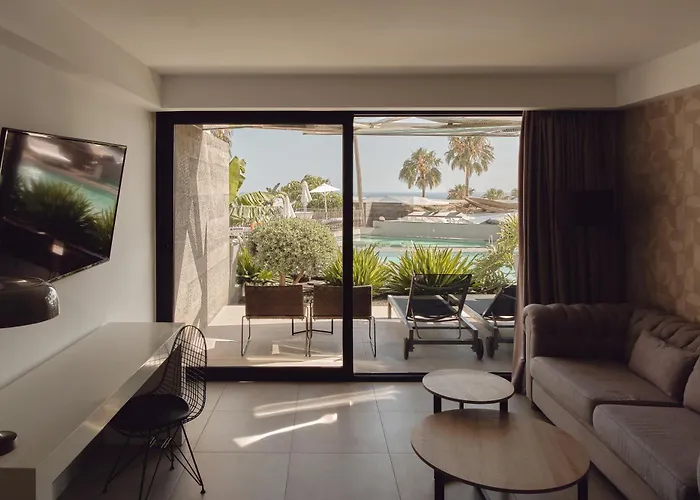 لا إيسلا أي إل مار البوتيكي